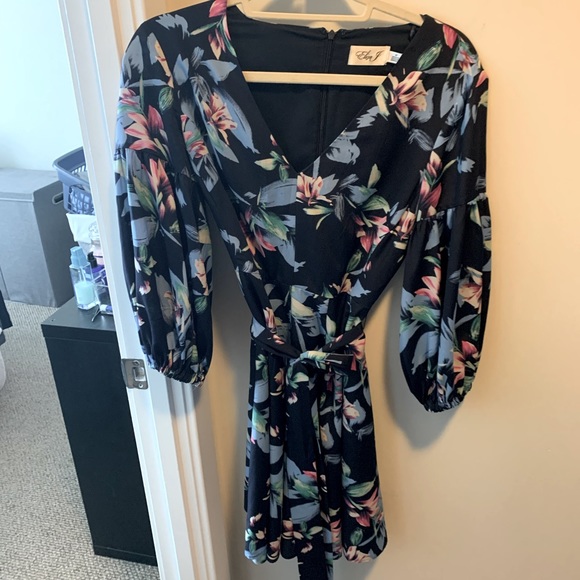 Eliza J. Floral 3/4 Sleeve Mini Dress - Picture 2 of 5
